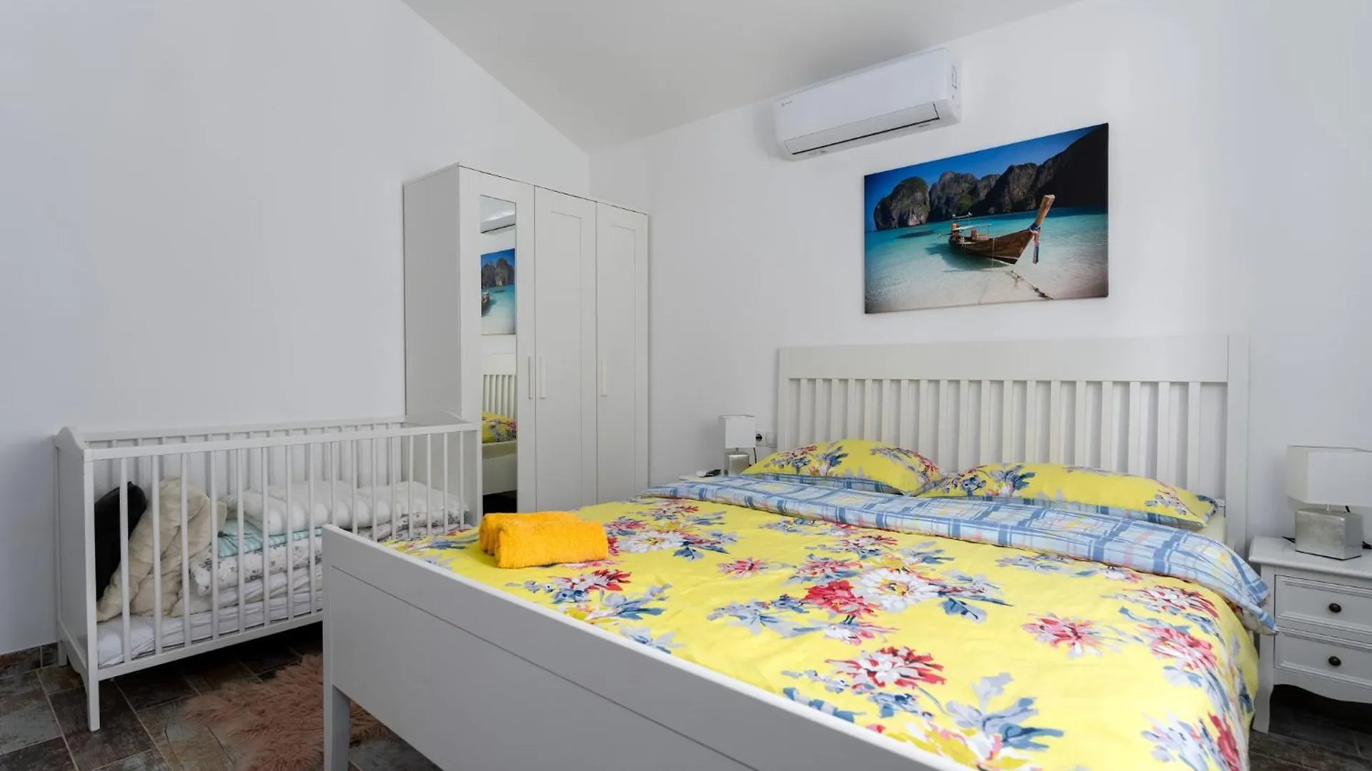Beautiful New Villa With Pool, Near Beach - By Traveler Tourist Agency Krk - Id 2400 Пинезичи