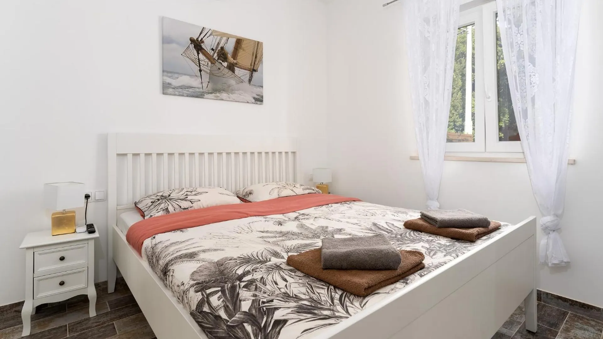 Beautiful New Villa With Pool, Near Beach - By Traveler Tourist Agency Krk - Id 2400 Пинезичи
