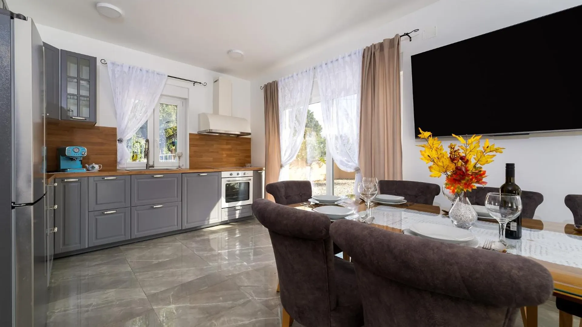 Beautiful New Villa With Pool, Near Beach - By Traveler Tourist Agency Krk - Id 2400 Пинезичи
